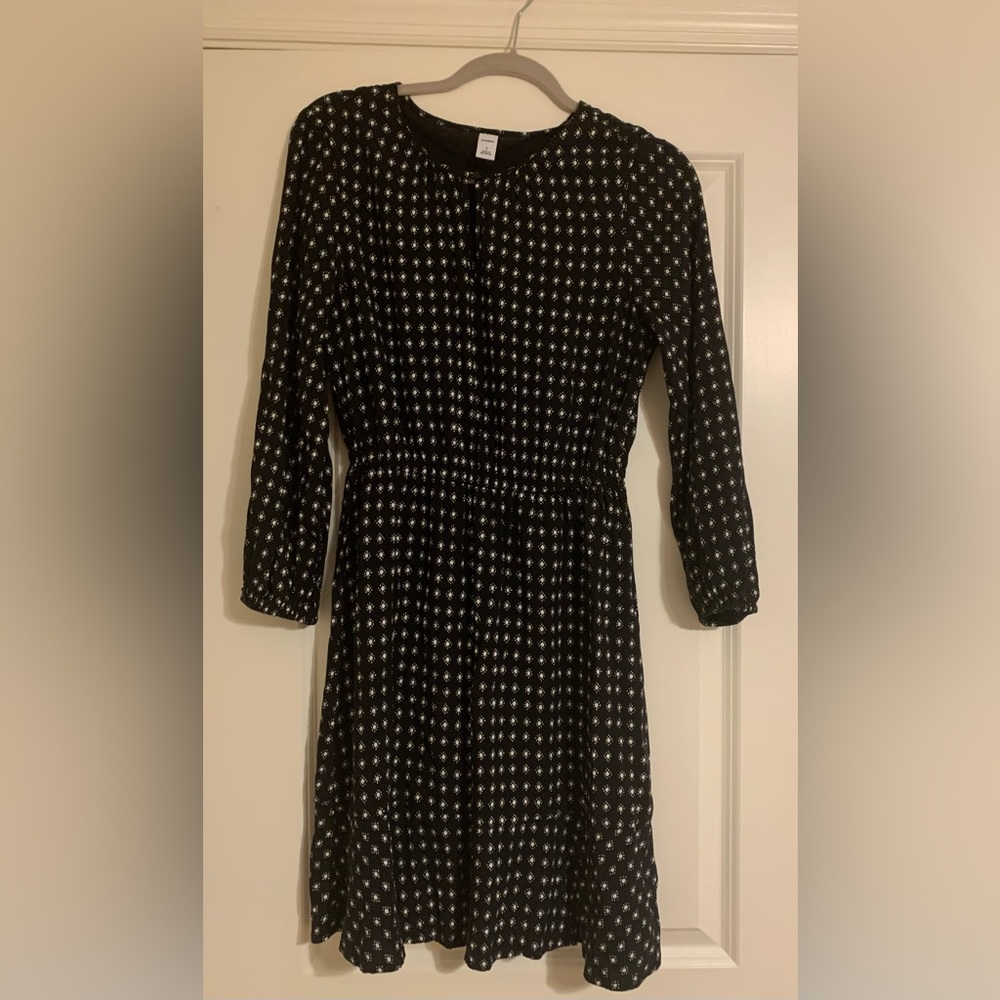 Old Navy Black Patterned Size Small Long Sleeve Dress